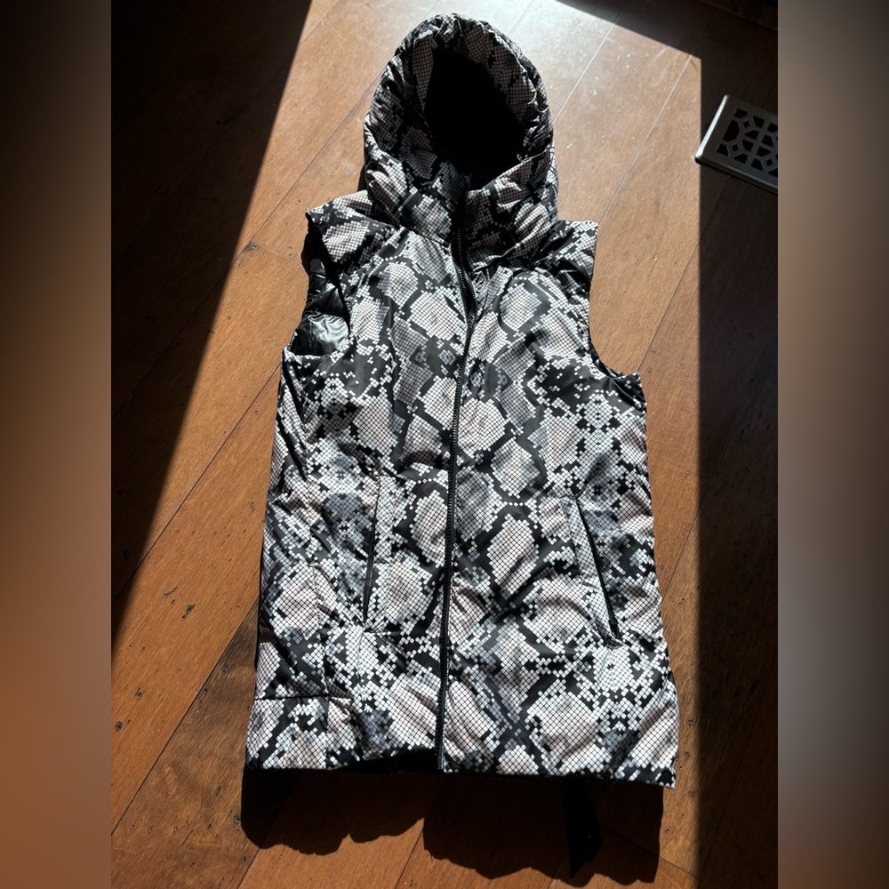 Lululemon Vest Reversible size 8